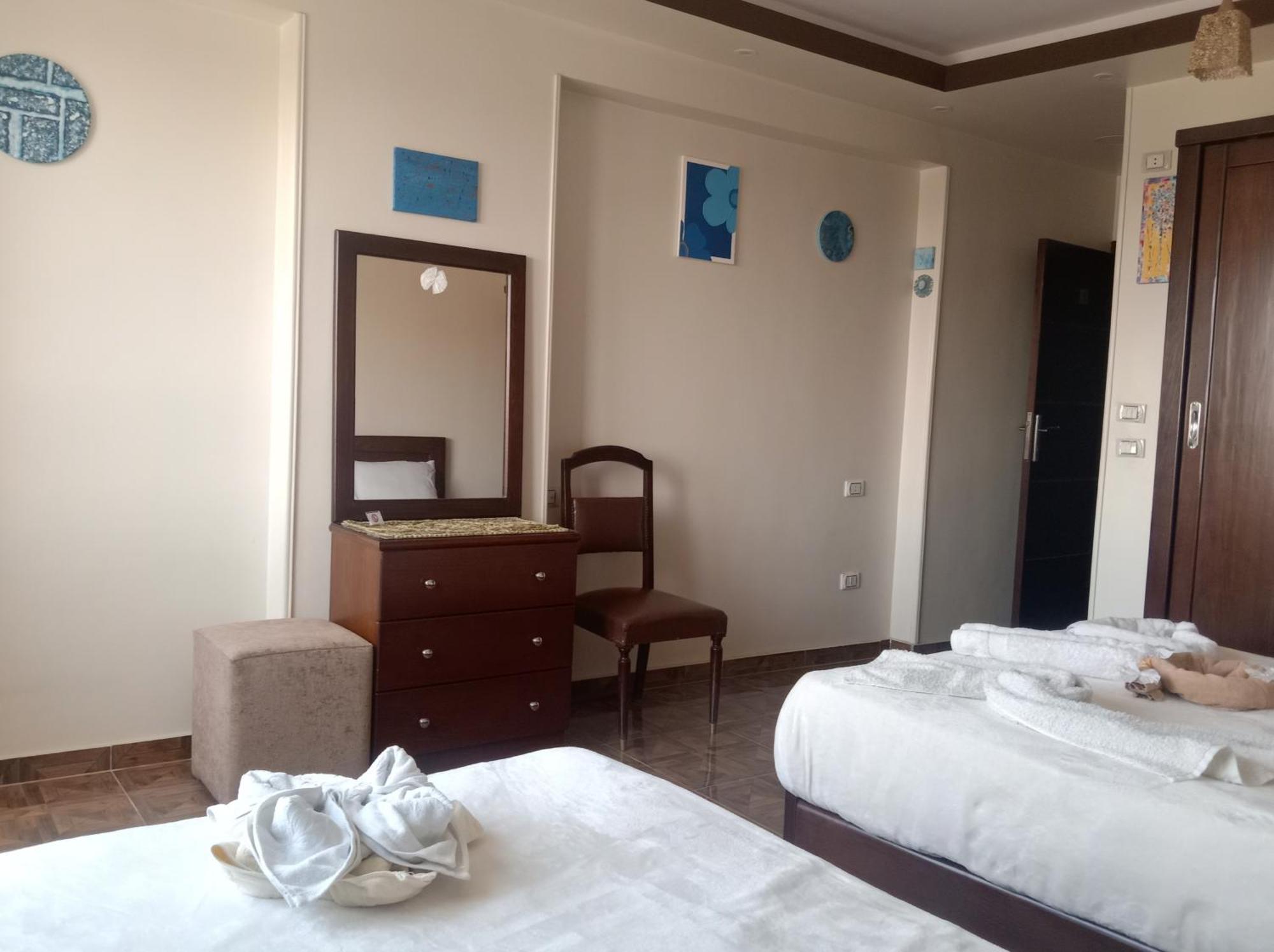 Isis Guest House Nazlet el-Sîsi エクステリア 写真